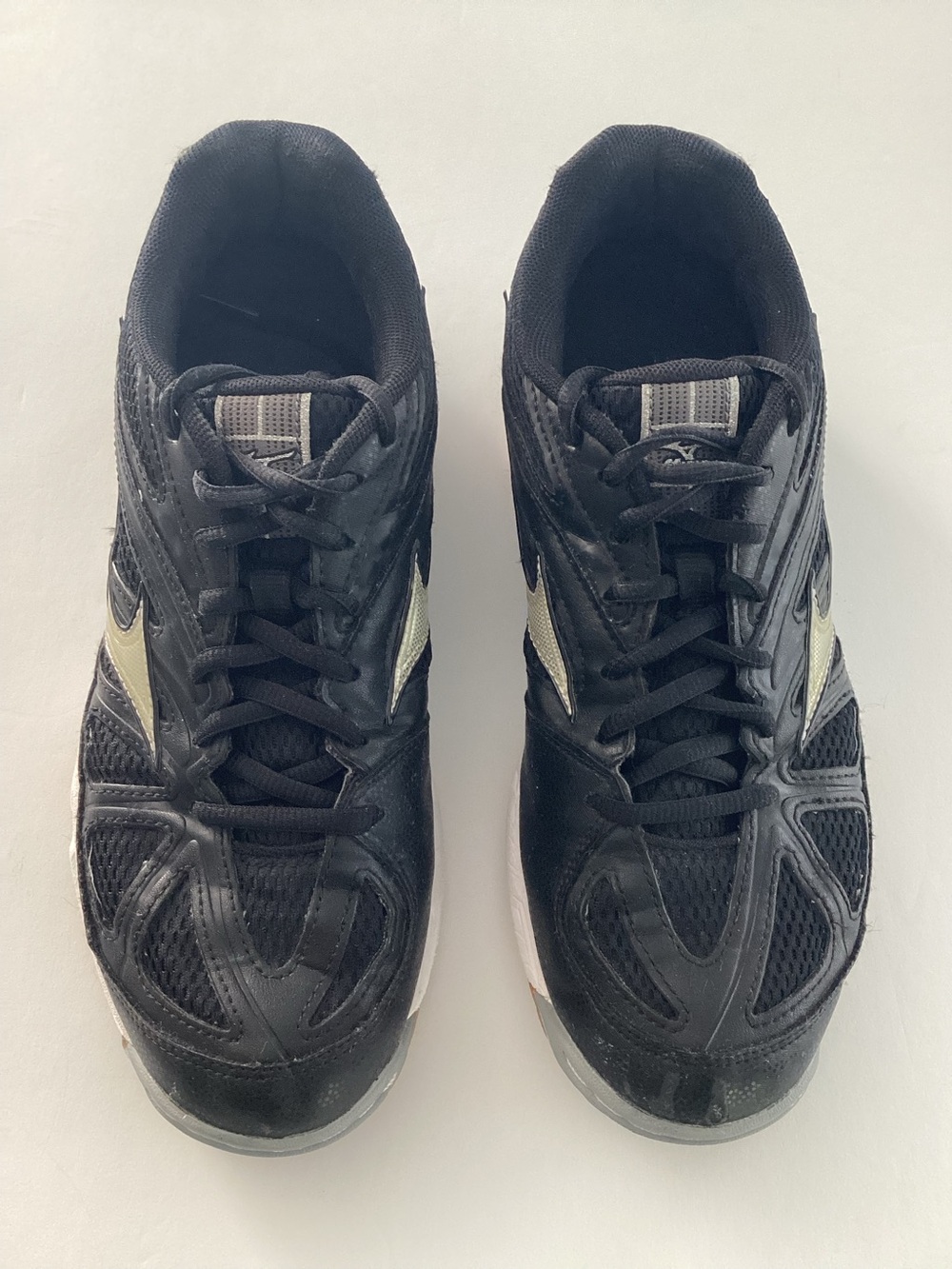 Mizuno Women’s Wave Hurricane 2 Black Athletic Shoes Size 9